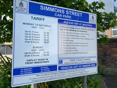 a sign for the simmins street car park at BEST CHOICE - Hotel Royal in Blackburn