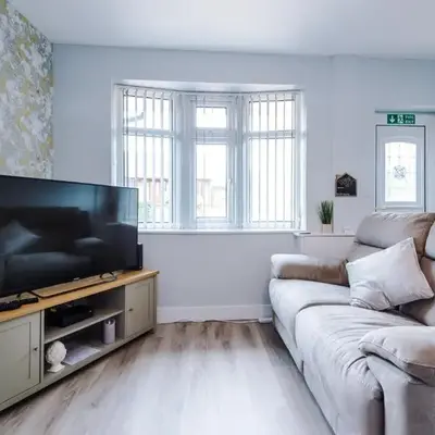 Charming & Modern 4 bed