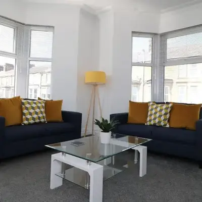 Ideal Base for Contractors in Central Morecambe- 3 Double Bedrooms
