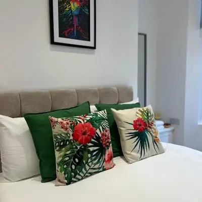 2025 Award Winner Liverpool Cherry House - 4 Bedrooms
