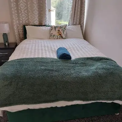 4 Double Bedroom House in Accrington sleeps 6