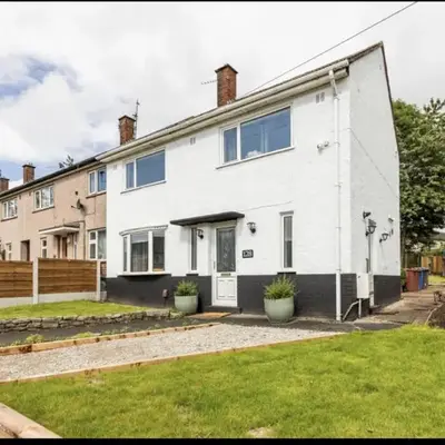 3 Bed House - Sleeps 5 - Parking - Garden - Wifi