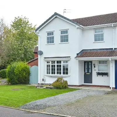 Huntsfield House- Stunning Modern 4 Bedroom House Suitable for Work and Leisure Stays