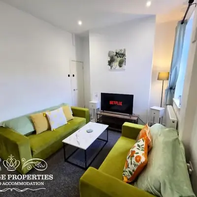 16 Newcastle street by Prestige Properties Serviced Accommodation