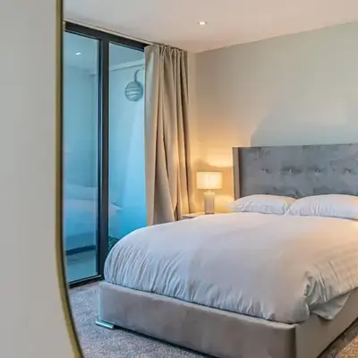 1BR Apt - Balcony - River View