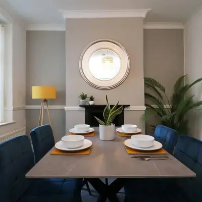 Lancaster 2 Bedroom Characterful House - with Wifi