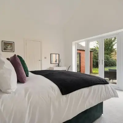 Modern 5BR Victorian Home in Liverpool