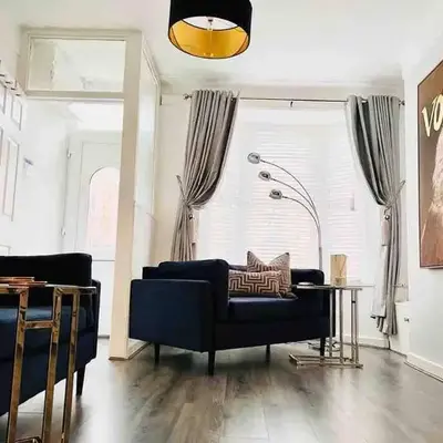 2 Bed Newly Furbished Whole House sleeps 4