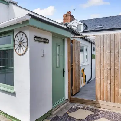 Botanic Cottages