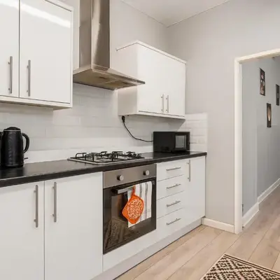 4-Bed Contractor House Sleeps 7 Free Parking L20 Liverpool - Hosted by By Hinkley Homes Short Lets & Serviced Accommodation