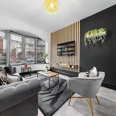 2 Bed Flat - Sleeps 8 - Pets - Parking - Wifi