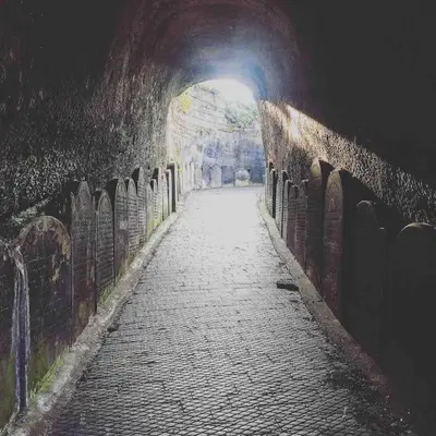 a tunnel leading into a cave with a tunnelngthngthngthngthngthngthngth at City Centre Georgian Qtr Apartment Canning St 2bed 2bath in Liverpool