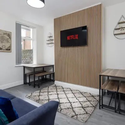 Newcombe House - Air Host & Stay - Free Parking - Contractor Friendly