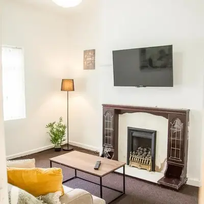 Liverpool 6 beds