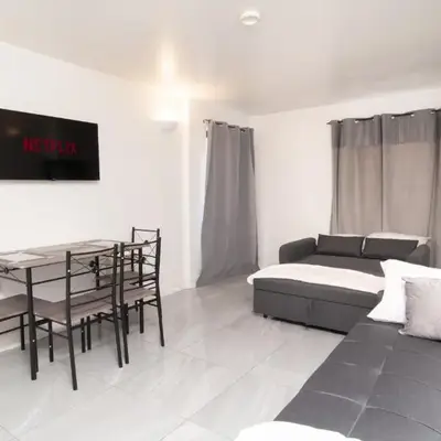 2 bed 2 bath city centre sleep 7