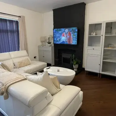 Slick Space for a Standish Stay