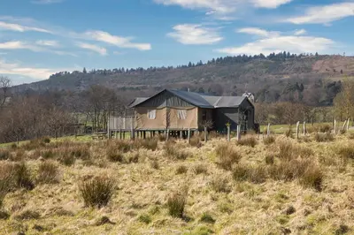 a house in the middle of a field at Bleasdale at Lantern and Larks in Chipping
