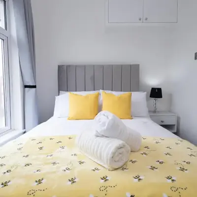 Cozy Boutique Studios Perfect for Contractors & Travelers