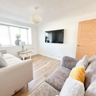 Stylish Modern Apartment in Blackpool with Parking