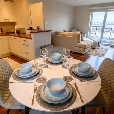 Stunning Liverpool City Location with River View and parking space included