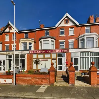 Pinnacle Hotel & Suites formerly Jean Martyn Hotel Near Central Blackpool