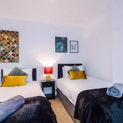 Private garden maisonette near city centre! Walking distance from Anfield