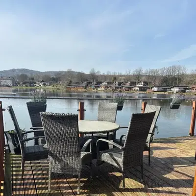 Gressingham 9 - South Lakes Leisure Village - lodge on the lake