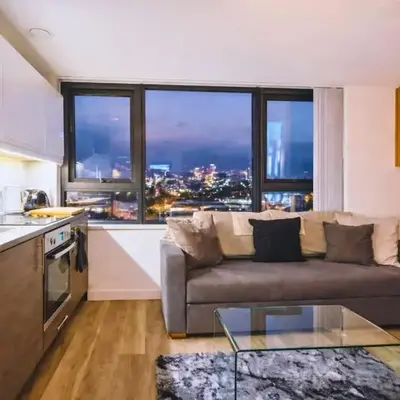 Stylish City Escape near Cavern Quarter sleeps 4