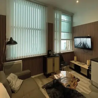 The Halifax Suites Near Albert Dock sleeps 3