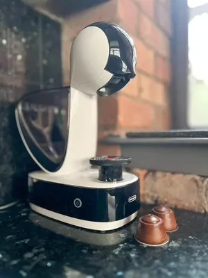 a black and white blender sitting on a counter at Stylish Loft Apartament - City Center L1 in Liverpool