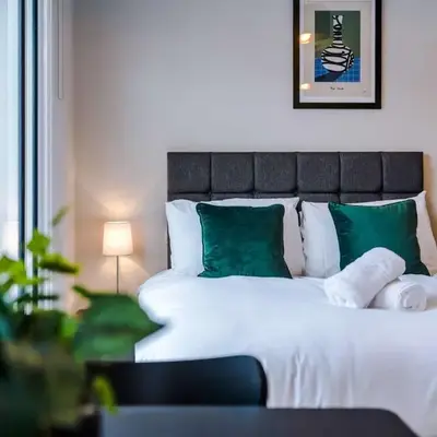 Elysée Suites - Spacious Studio in Southport