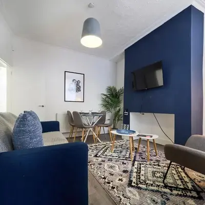 Woodcroft House - Air Host & Stay - 4 Bedrooms