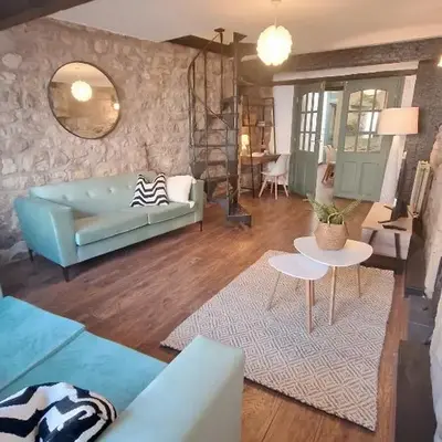 Historic 17th-Century Cottage with Hot Tub in Charming Heysham
