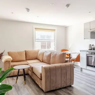 Large 2-Bedroom Apartment