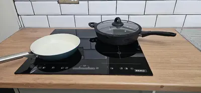 a pot sitting on top of a stove at Swindon Dream in Liverpool