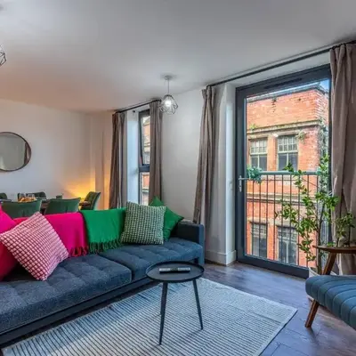 Top Floor City Stay Beatles Bars & Nightlife