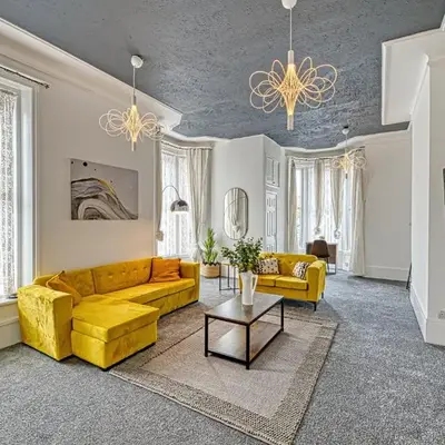 Glendale House by Guestz