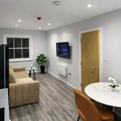 Modern 1 Bedroom Apartment
