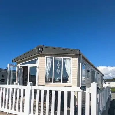 Jenny and Jamie's holiday home on the edge