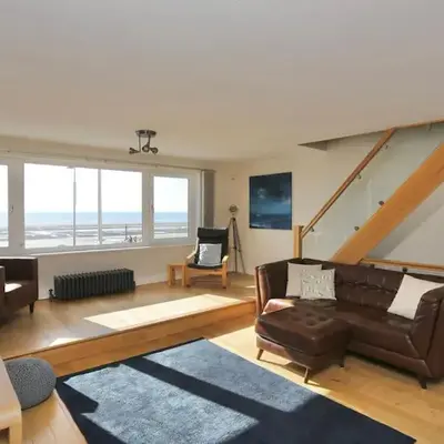Fabulous beachfront 3 bed house with parking