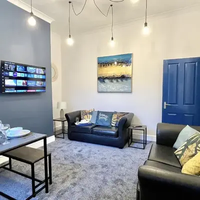 Ideal 4-bed stay-away-home sleeps 6 in Preston