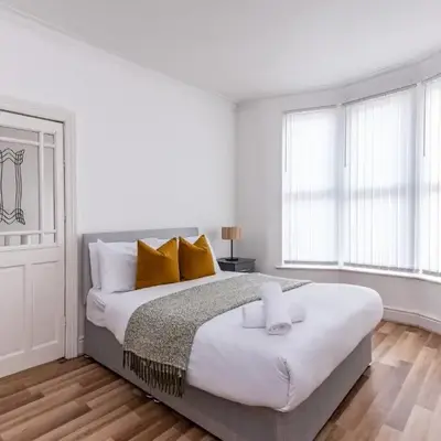 Spacious 4-Bedroom Home Close to Liverpool City Centre