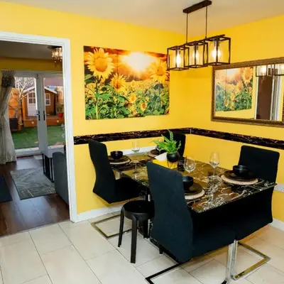 1 minute walk to Liverpool Stadium Free Private Parking