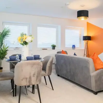 Luxury Apartment - Sleeps 5 - Rose Platinum Properties