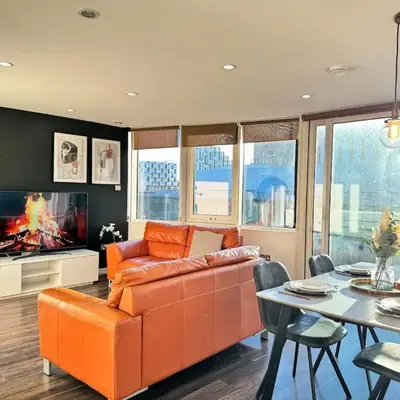 Balcony 60 Inch TV Penthouse City Centre with views
