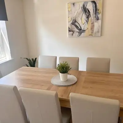 Spacious Luxurious Serviced Accommodation 6