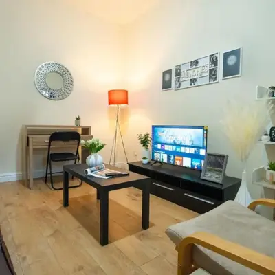 Kirkdale Apartment