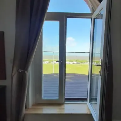 Comfortable family home with amazing Seaviews