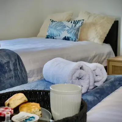 Cosy 2-Bed Home Near St Helens Centre - Free WiFi