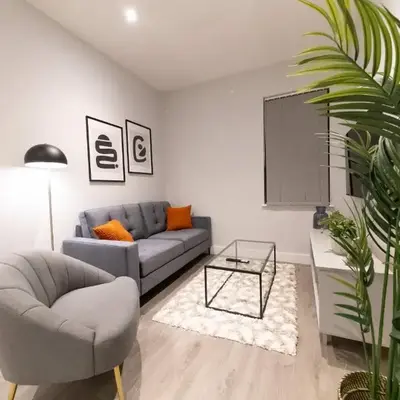 Convenient 2 Bed Apartment in Waterloo Liverpool
